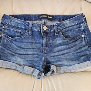 Express Shorts